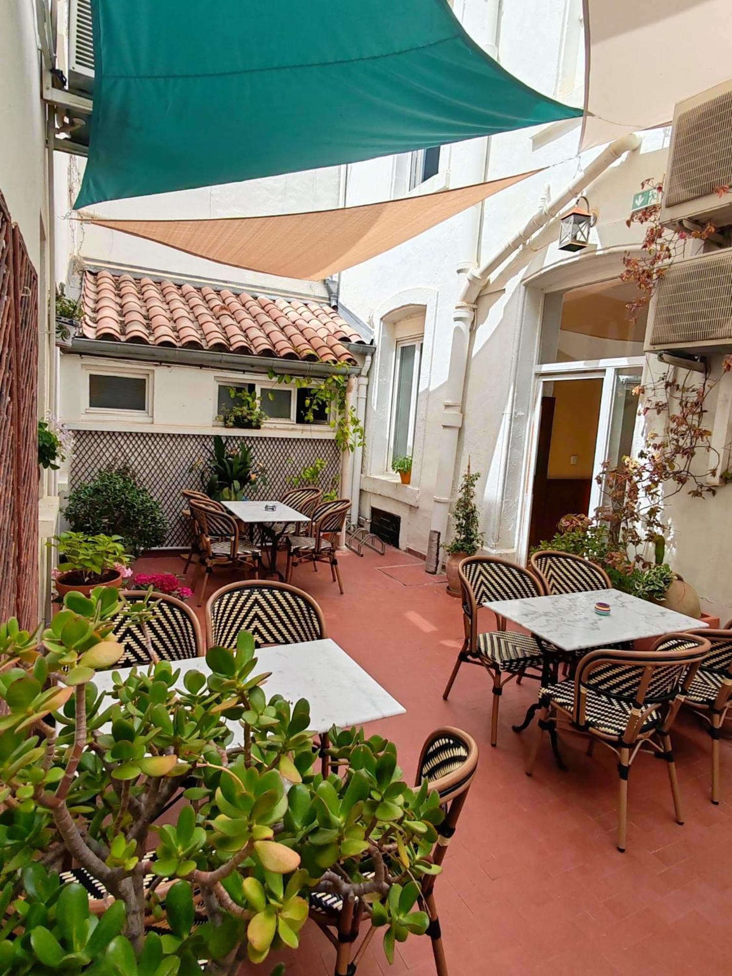 Hotel De France 2*